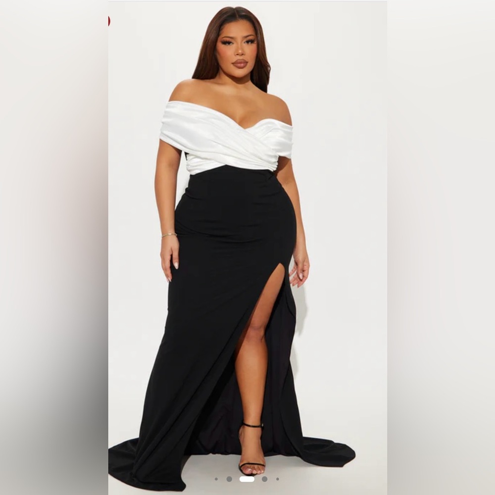 Elegant Black/White Women's Dress